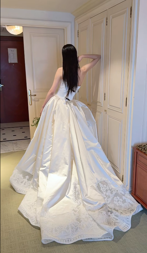 Robe de mariée bustier simple trapèze en satin Robe de mariée blanche Robe de mariée sans manches ED07465