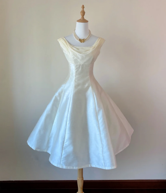 Cute White Birthday Dress A-Line Satin Party Dress Sleevless Short Prom Dress ED07527