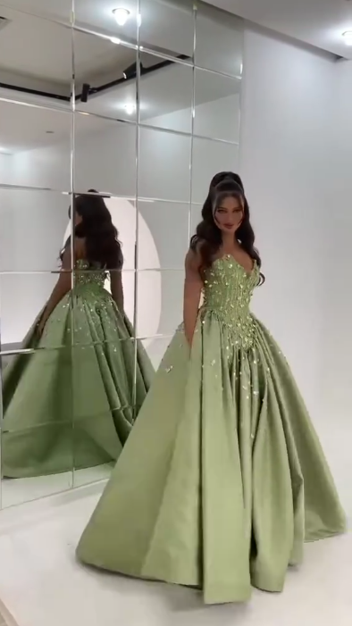 Green Prom Dress Gorgeous A-Line Sweetheart Satin Beaded Long Evening Dress ED07647