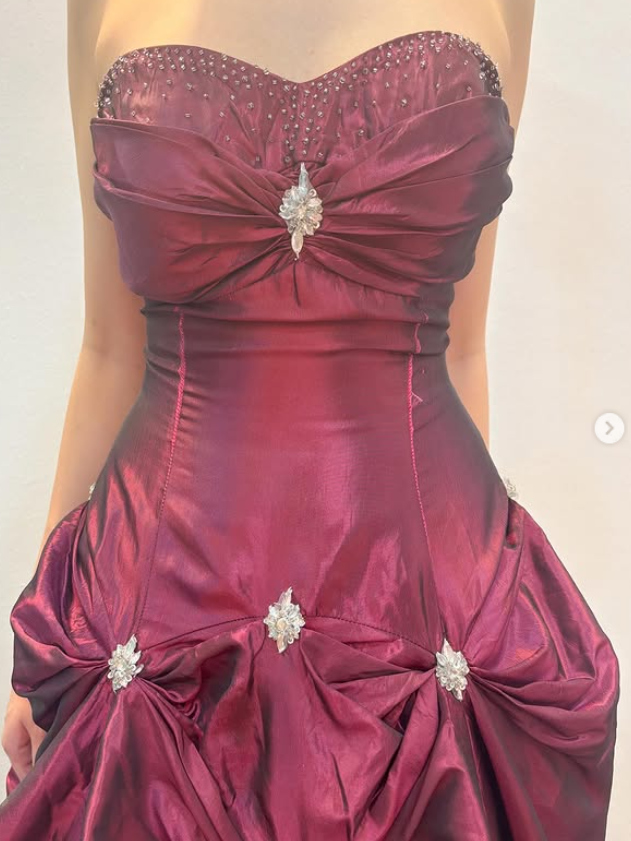 Élégante Robe de Soirée Longue Satinée A-line, Robe de Bal Bourgogne, Robe de Cérémonie Sans Bretelles ED07695