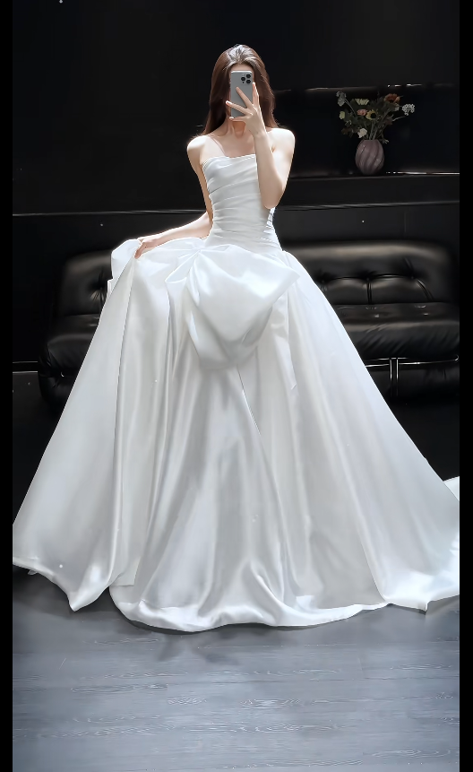 Timeless White Wedding Dress Sweetheart Satin Birdal Gowns A-Line Bridal Dress ED07696