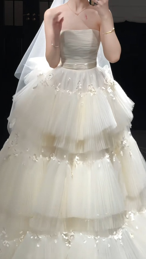 Timeless A-Line Bridal Dress Ivory Wedding Dress Strapless Tulle Birdal Gowns ED07697