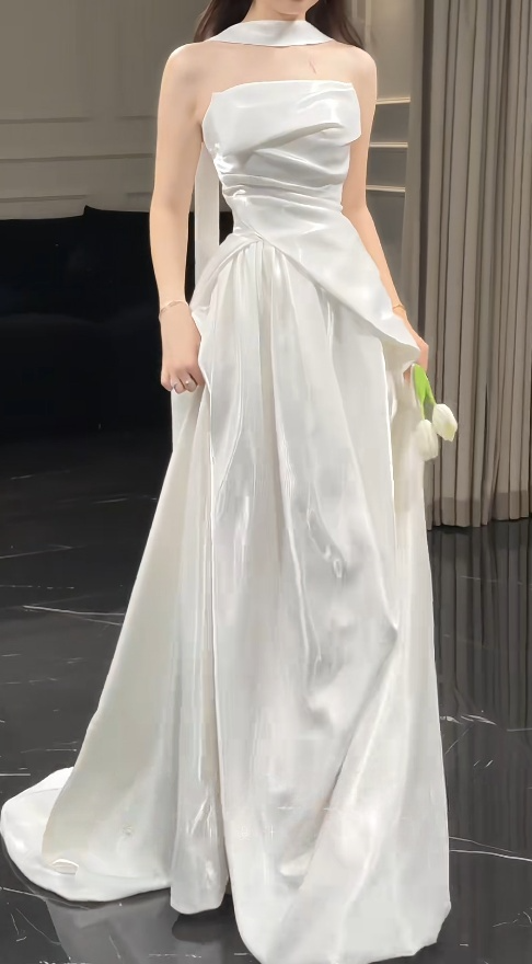 Timeless A-Line Bridal Dress White Wedding Dress Strapless Satin Birdal Gowns ED07698