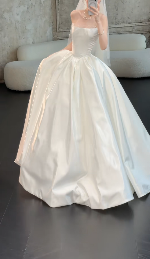 Timeless A-Line Bridal Dress White Wedding Dress Strapless Satin Birdal Gowns ED07704
