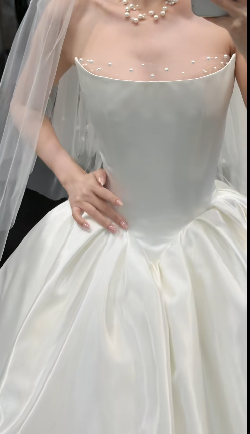 Robe de mariée intemporelle coupe trapèze Robe de mariée blanche Robe de mariée bustier en satin ED07704