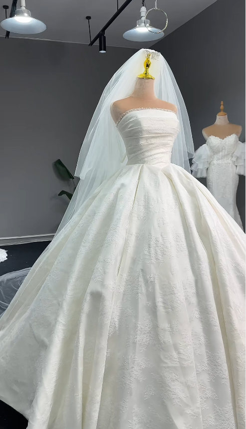 Timeless A-Line Wedding Dress Lace Strapless Bridal Dress White Bridal Gown ED07829