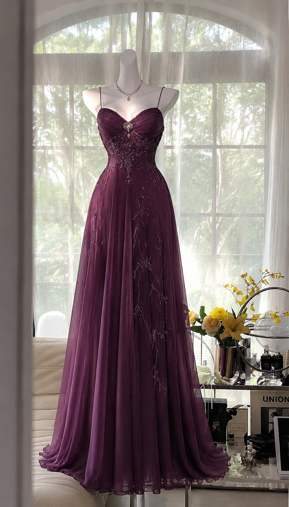 Élégante Robe de Soirée Longue en Chiffon Vert Foncé avec Bretelles Fines et Perles Coupe Évasée Robe de Bal ED07901