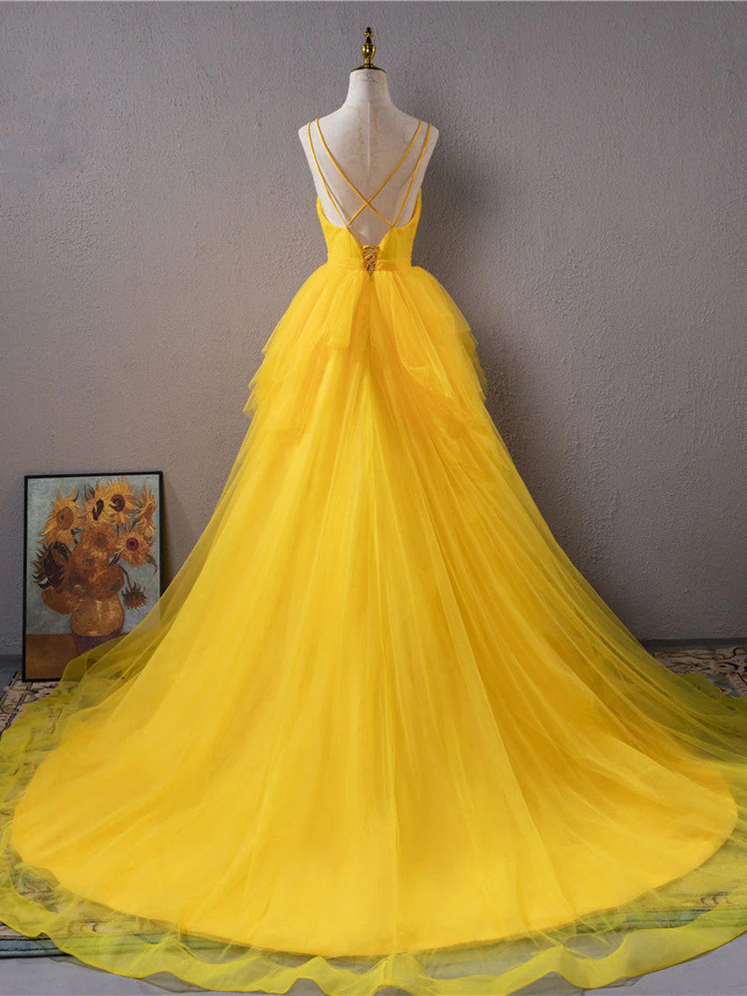 Gelbes langes Ballkleid aus Tüll mit V-Ausschnitt und hohem Schlitz, langes gelbes Abschlusskleid ED0821