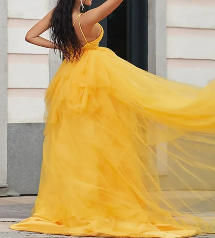 Gelbes langes Ballkleid aus Tüll mit V-Ausschnitt und hohem Schlitz, langes gelbes Abschlusskleid ED0821