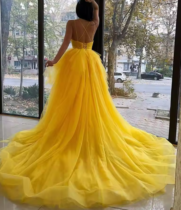 Gelbes langes Ballkleid aus Tüll mit V-Ausschnitt und hohem Schlitz, langes gelbes Abschlusskleid ED0821