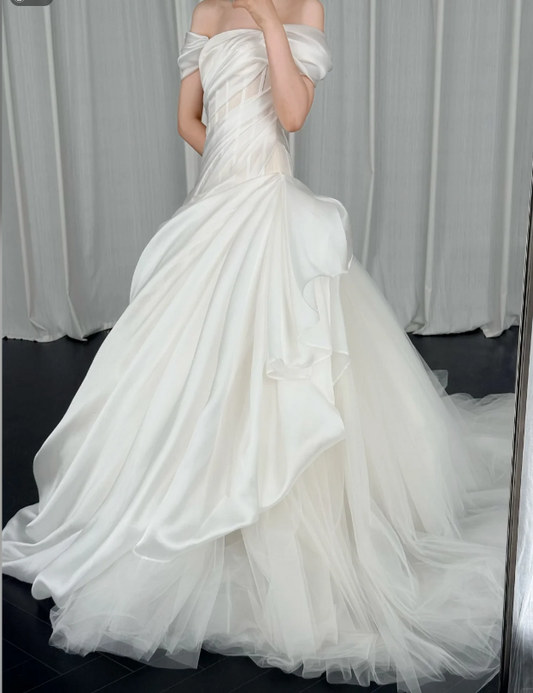 Classy White Wedding Dress Off-shoulder Sheath Bridal Gown Tulle Bridal Dress ED08359