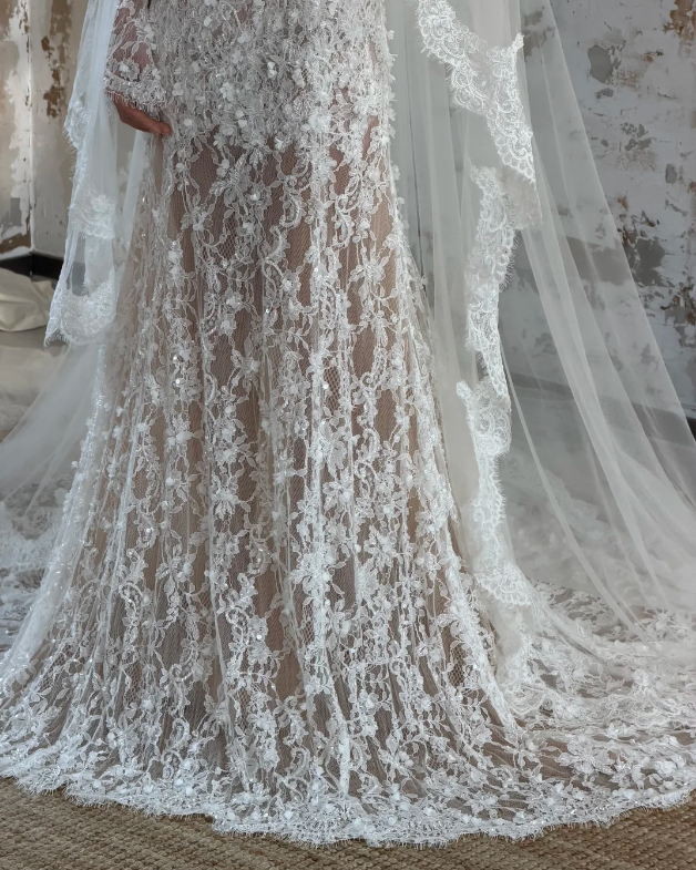 Classy White Wedding Dress Off-shoulder Sheath Bridal Gown Applique Lace Bridal Dress ED08363