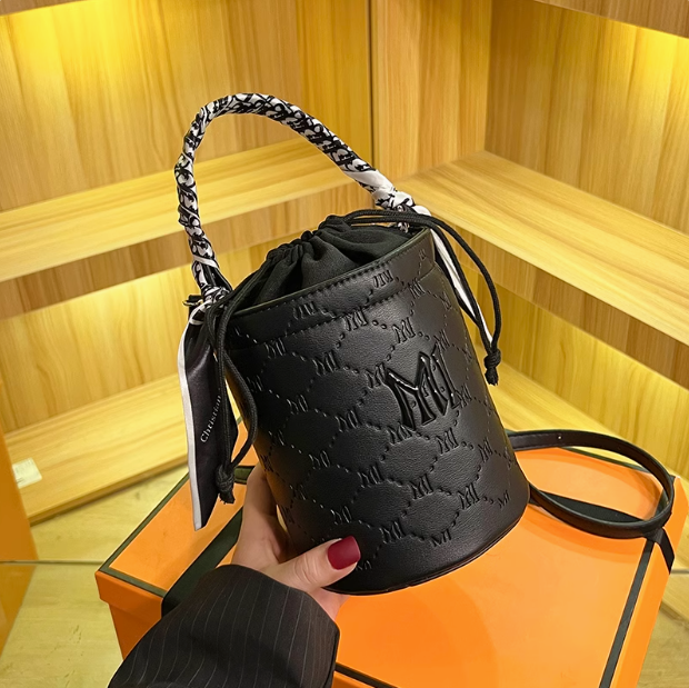 Niche fashion portable bucket bag ED0846
