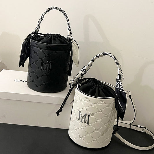 Niche fashion portable bucket bag ED0846