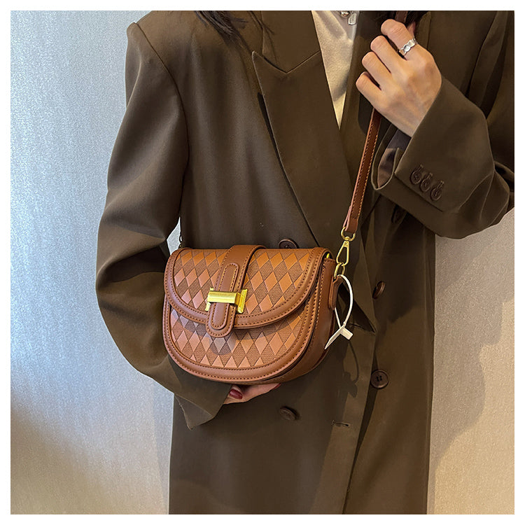 Versatile contrast color saddle bag ED0849