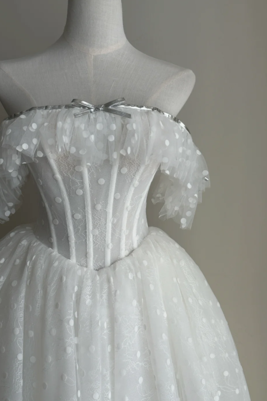 Elegant Off-shoulder A-Line Wedding Dress Tulle Bridal Dress White Bridal Gown ED08662