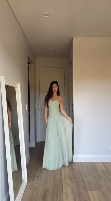 Elegantes grünes langes Abendkleid trägerlos Scheide Tüll Ballkleid ED08720