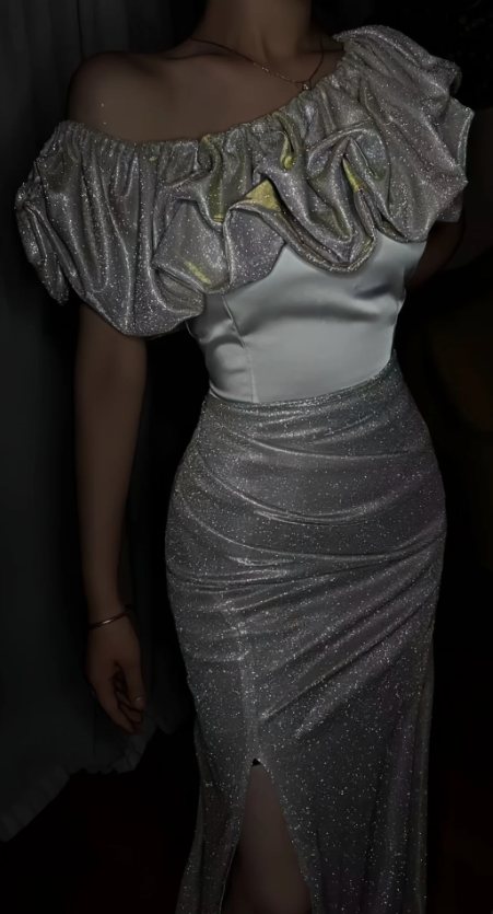 Elegantes weißes Abschlussballkleid, schulterfreies Satin-Abendkleid im Etui-Stil, ED09017