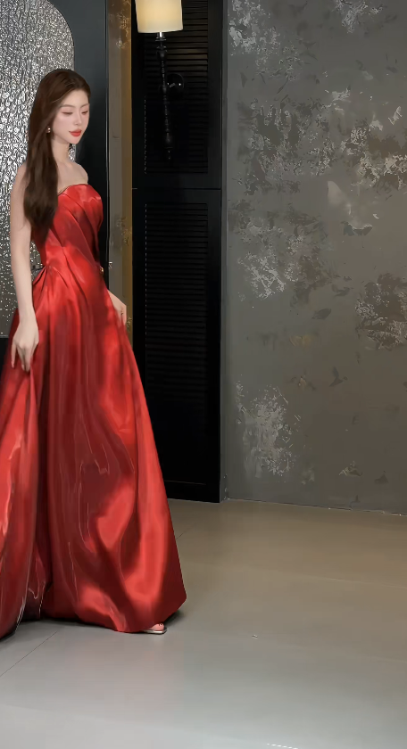 Chic Red Long Evening Dress Strapless A-Line Formal Dress Satin Dress for Graduation ED09035