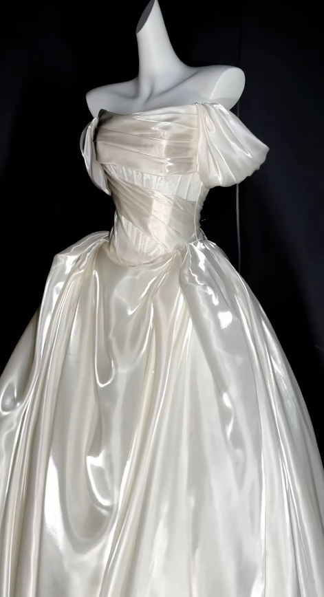 Timeless Off-shoulder White Wedding Dress A-Line Bridal Gown Satin Appliques Bridal Dress ED09041