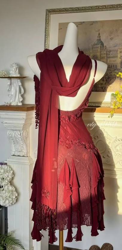 Elegantes bordeauxrotes Hoco-Kleid Spaghettiträger Etuikleid Geburtstagskleid Perlen Chiffon Partykleid ED09053