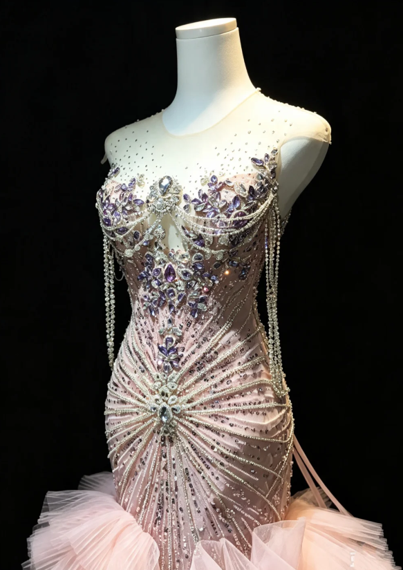 Elegantes pinkfarbenes Ballkleid, perlenbesetztes Meerjungfrauen-Abendkleid lang, Rundhals-Tüllkleid für Partys ED09116