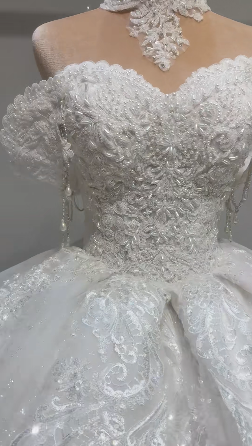 Gorgeous Off-shoulder A-line Wedding Dress Tulle Beaded Appliques Bridal Gown White Bridal Dress ED09231
