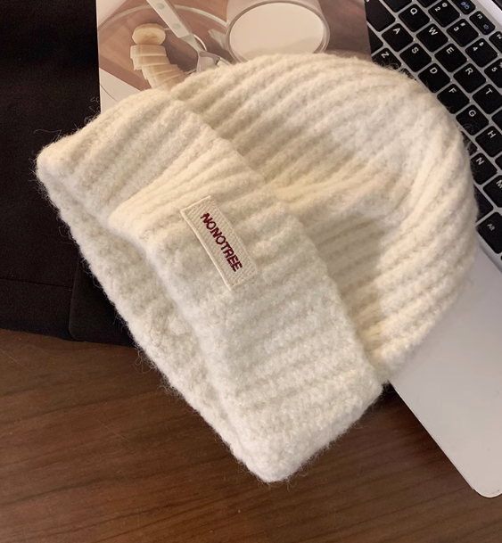 Thick warm knitted beanie ED0924