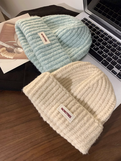 Thick warm knitted beanie ED0924