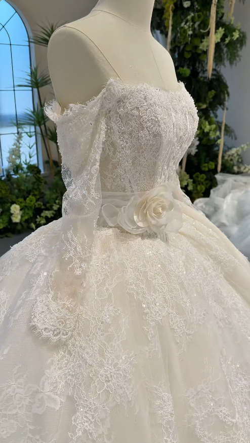 Gorgeous White Wedding Dress Off-shoulder Lace Birdal Dress A-Line Bridal Gown ED09333