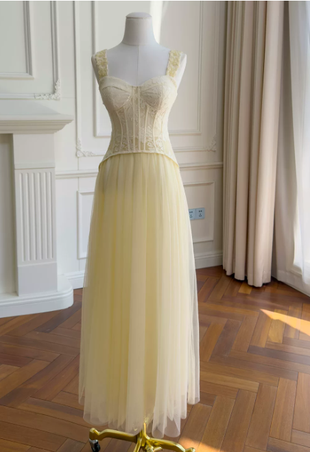 Chic Yellow Prom Dress Straps A-Line Tulle Evening Dress ED09386