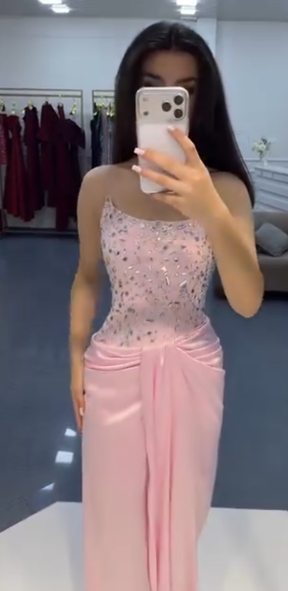 Elegantes trägerloses Etui-Abendkleid aus Chiffon in Pink für den Abschlussball ED09444