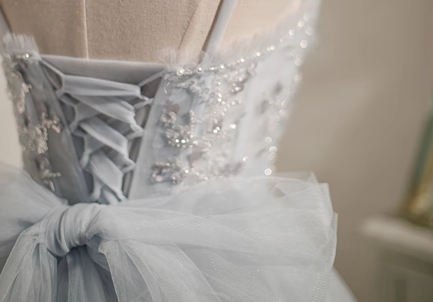 Graues A-Linien-Geburtstagskleid aus Netzstoff mit Pailletten und Perlen, graues Homecoming-Kleid ED0949