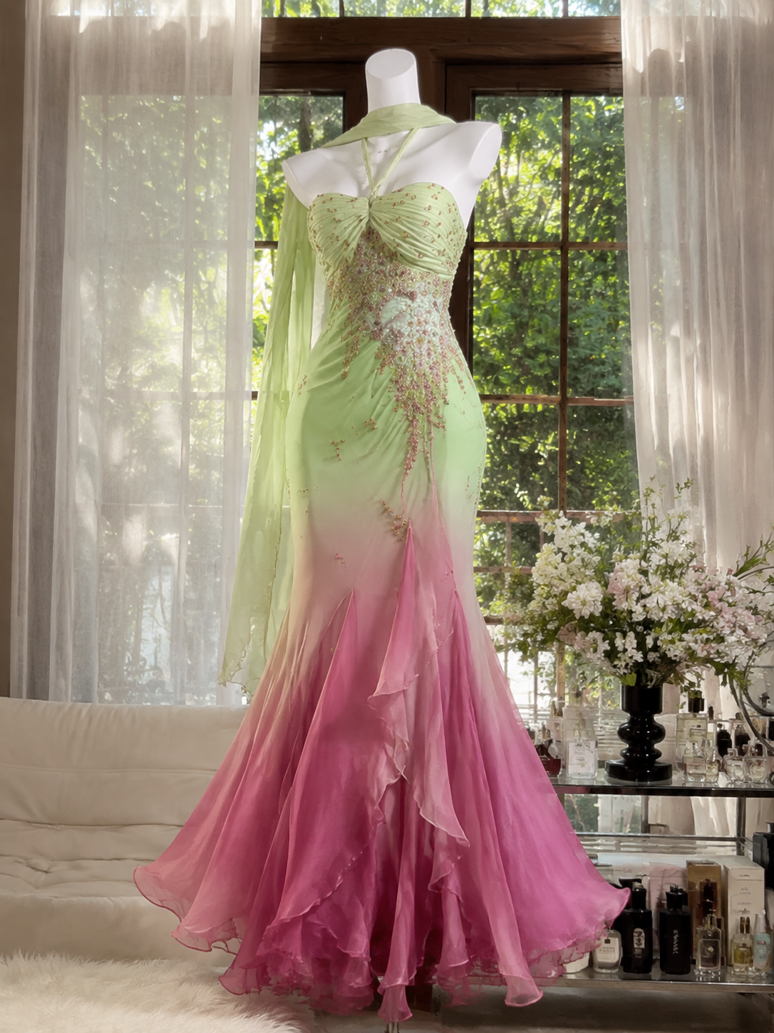Robe de bal chic verte fourreau dos-nu en mousseline perlée ED09517