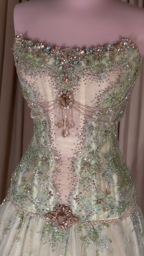 Chic Green Prom Dress Strapless A-Line Beaded Tulle Long Evening Dress ED09526