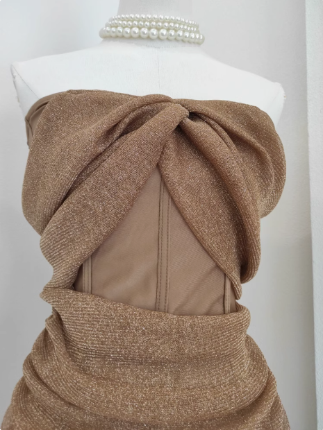 Französisch geschnittenes, schulterfreies Hüftkleid, Abendkleid ED0961