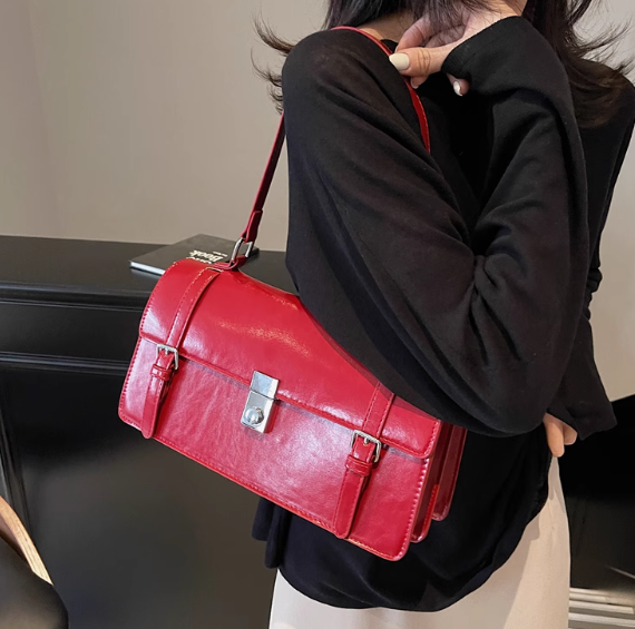 Red textured handbag commuter messenger bag ED0978