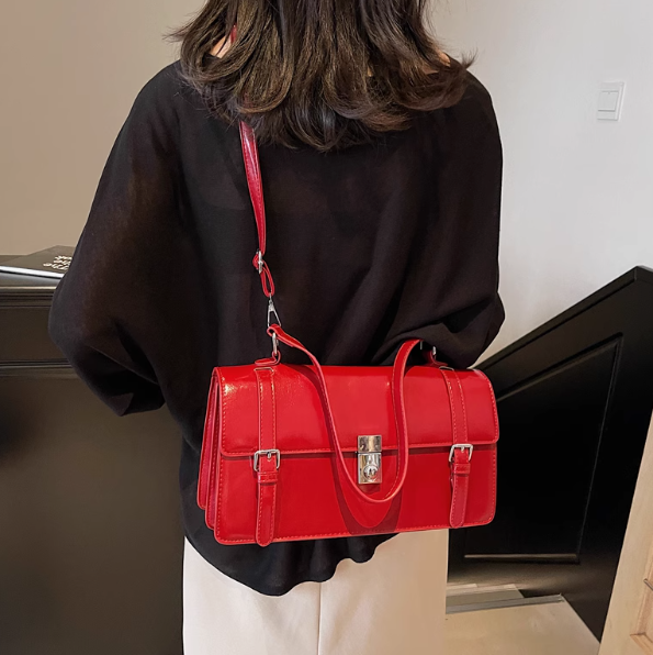Red textured handbag commuter messenger bag ED0978