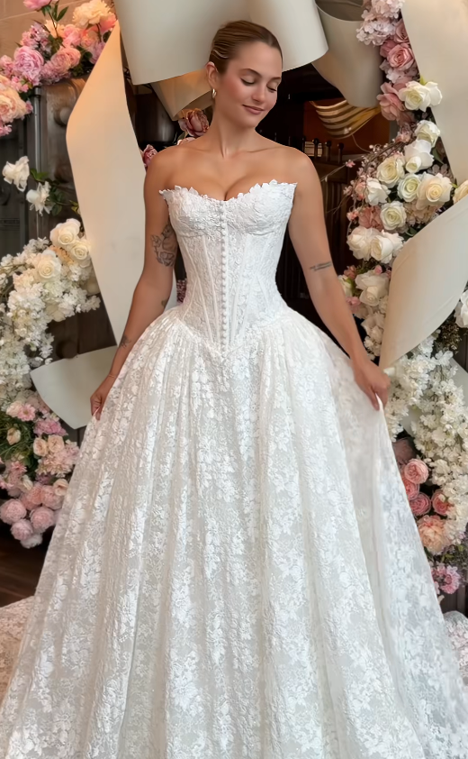 Elegant White Wedding Dress A-Line Lace Bridal Dress ED10077