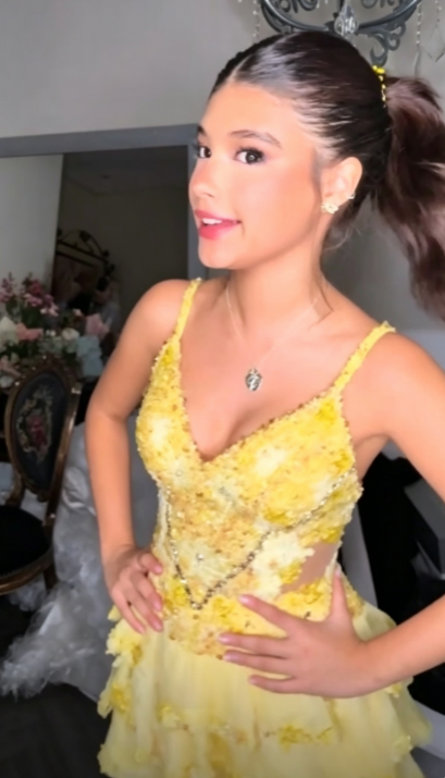 Süßes gelbes Chiffon-A-Linien-Kurz-Heimkehrkleid ED10251
