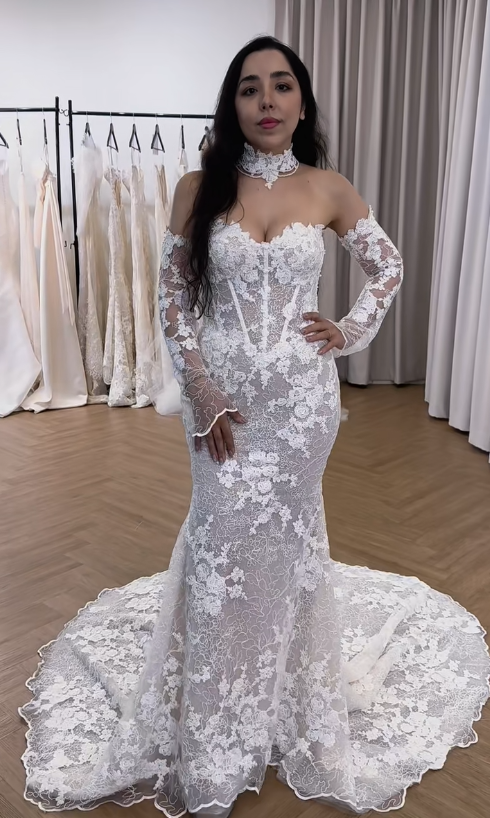 Chic White Mermaid Lace Long Wedding Dress for Brides ED10471