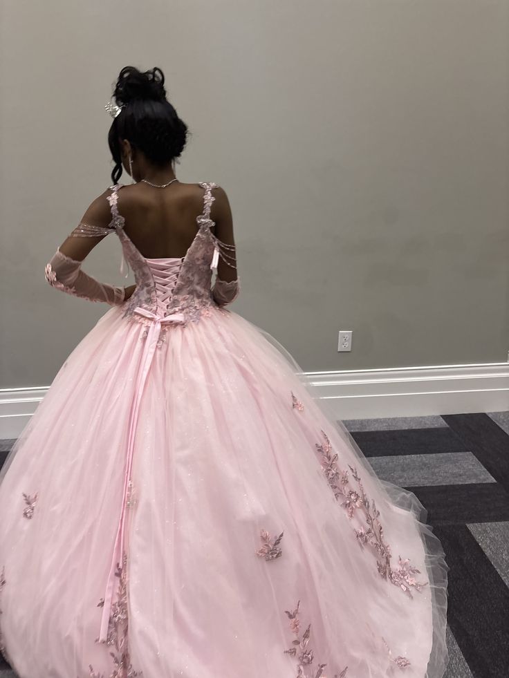 Superbe robe de quinceañera rose, robe de bal en tulle avec appliques, robe pour sweet 16 ED10803