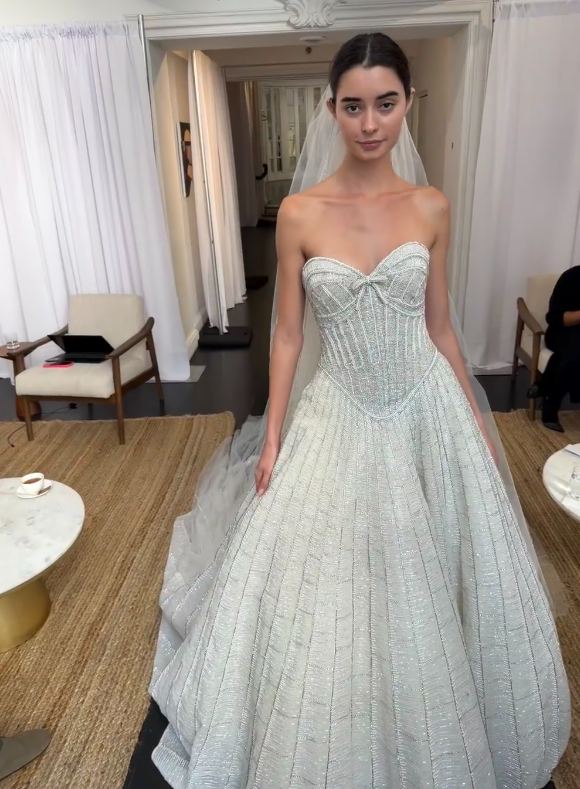Elegant White Wedding Dress A-line Tulle Bridal Dress Sequins Bridal Gown ED11503