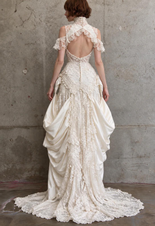 Zeitloses Etuikleid aus Spitze, Brautkleid in Weiß, ärmelloses Hochzeitskleid ED11569