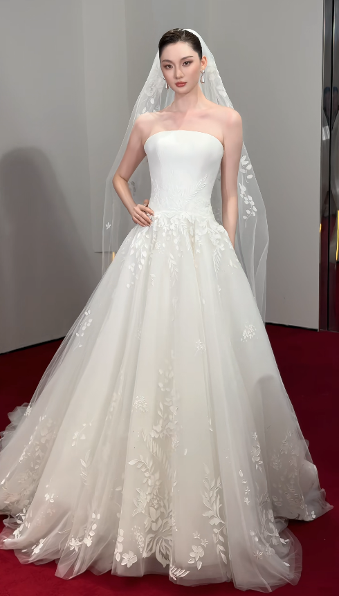 Pretty A-Line Strapless Long Wedding Dress White Bridal Dress Tulle Bridal Dress ED11674