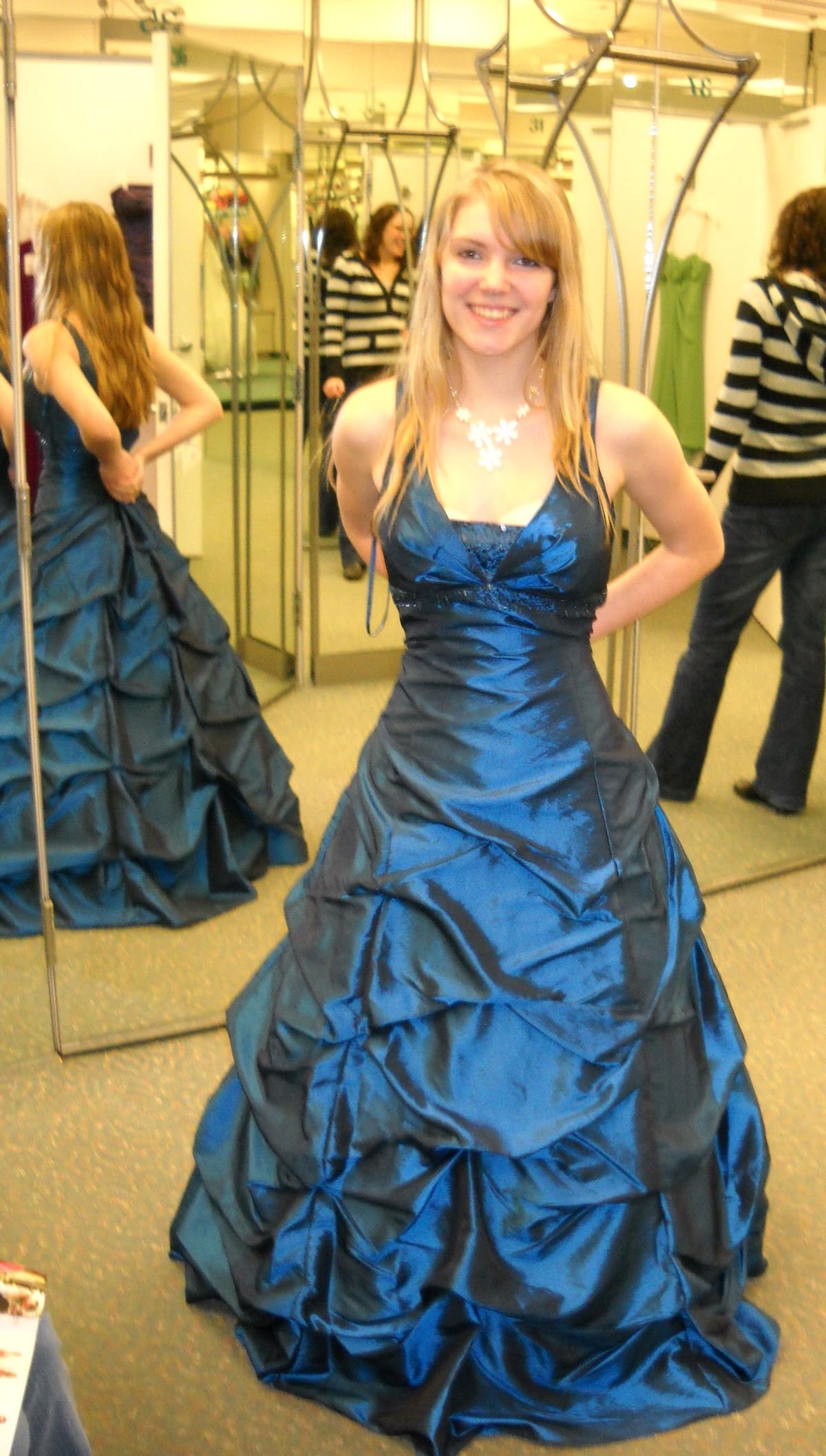 Schickes marineblaues A-Linien-Abendkleid aus Satin mit Trägern, langes Ballkleid ED11818