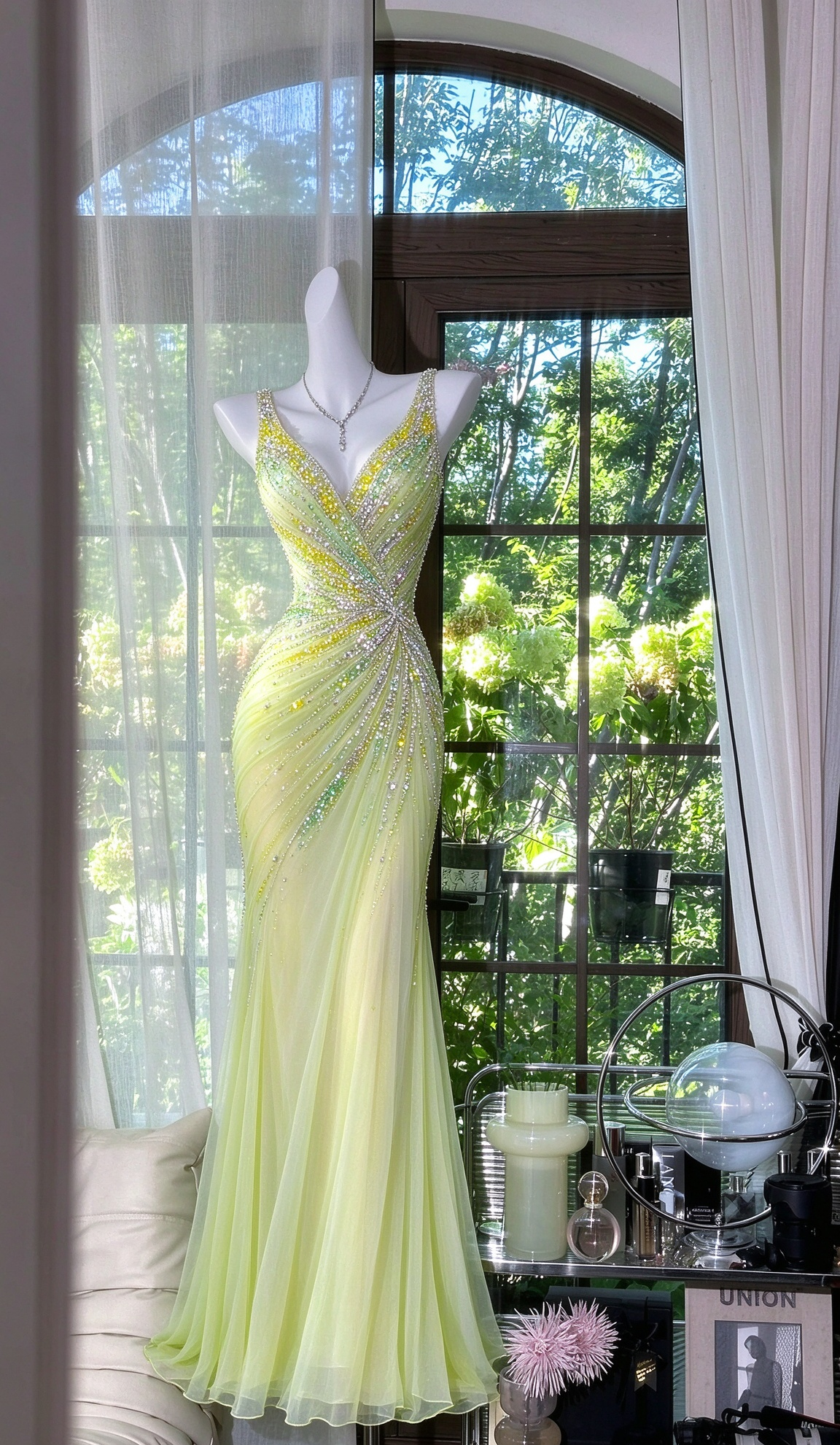 Wunderschönes langes, figurbetontes Chiffon-Abendkleid mit Perlenbesatz, grünes Ballkleid ED11964