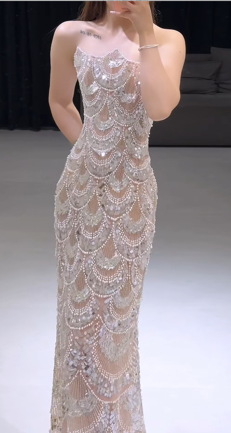 Schickes champagnerfarbenes Abendkleid für den Abschlussball, figurbetont, aus Tüll, mit Perlenbesatz, lang, ED12119