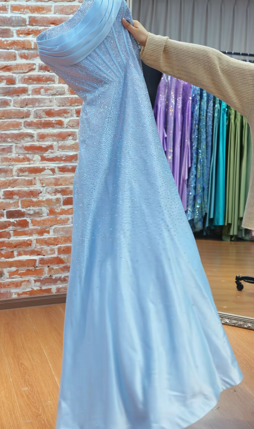 Robe de soirée longue chic bleue en satin, coupe trapèze, ED12152
