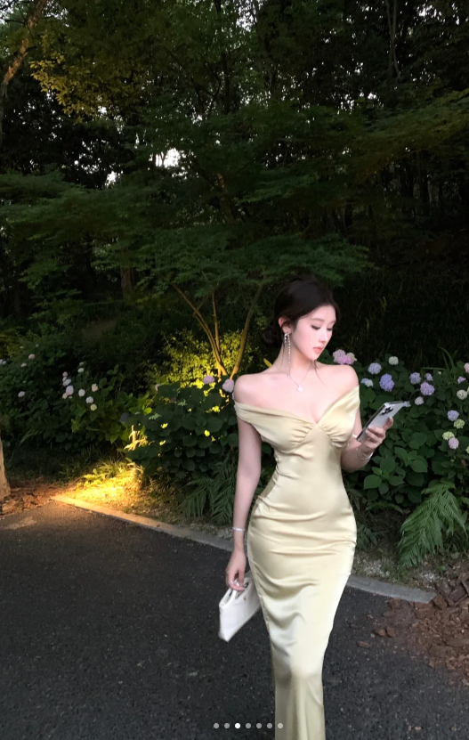 Sexy Off Shoulder Mermaid Satin Long Prom Dresses, Yellow Formal Evening Dresses EP04069